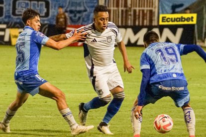 l 1-1 ante Macará, fue el tercer empate consecutivo de un Emelec que permanece en la zona comprometida con el descenso, en el puesto 14°.