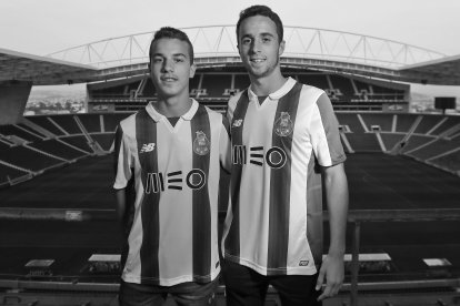 André Felipe y Diogo Jota, con las camisetas de Porto, club en el que se formaron.