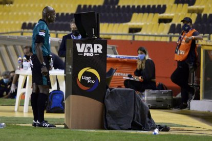 La LigaPro tiene un sistema del VAR con 12 cámaras.