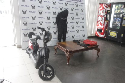 En poder del menor se encontró una moto eléctrica utilizada para el acto.