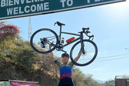 Bernardo Vintimilla inició su travesía en el Puente de Rumichaca, hasta llegar al límite con Perú.