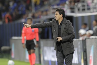 El entrenador ecuatoriano Paúl Vélez asumió la dirección técnica del ponchito hace pocas semanas