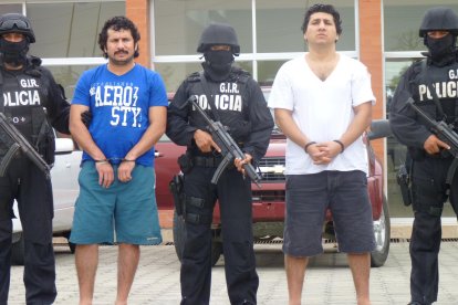 Javier Macías (camiseta blanca) es otro nombre que surge para liderar a Los Choneros.