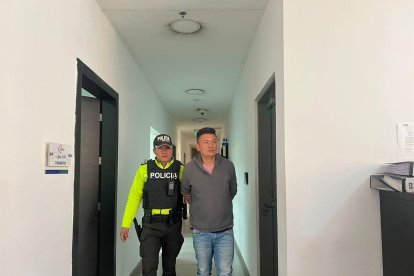 El sujeto fue llevado ante las autoridades competentes.