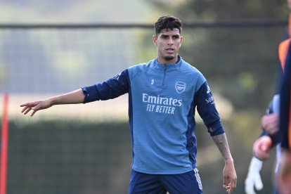 Piero Hincapié en su primer entrenamiento con Arsenal este jueves 11 de septiembre.