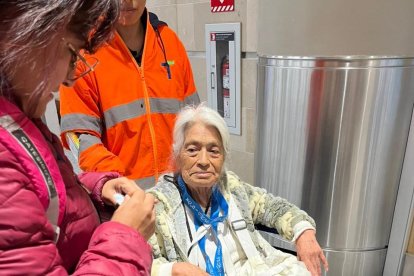 Las amigas de Débora la despidieron tras su larga estadía en tierra santa.