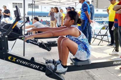 Todo el esfuerzo del remo en la máquina se trata el indorrowing.