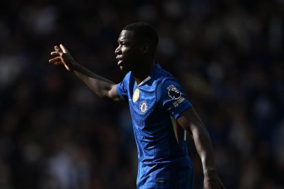 Moisés Caicedo destacó con Chelsea, pese a la derrota ante Birghton.