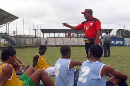 Pedro Pablo Perlaza cuando dirigía en el Oriente ecuatoriano.