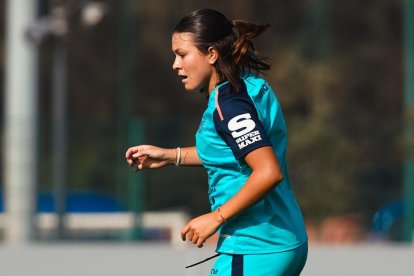 Ammy Flores defensa de Ecuador para el Mundial de Marruecos 2025.