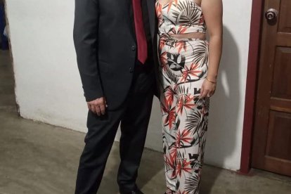 Miguel Ibarra y su esposa Lorena Coto eran reconocidos en Echeandía por su trabajo y su afición al deporte.