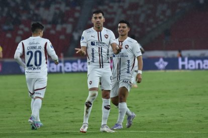 Lisandro Alzugaray abrió el marcador para los albos.