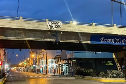 Asi fue encontrado en horas de la madrugada.