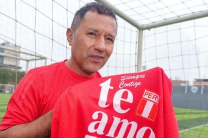 Chorrillano Palacios destaca a la nueva generación de Ecuador y su futuro en el Mundial 2026.