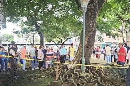 En ambas víctimas dejaron panfletos amenazantes.