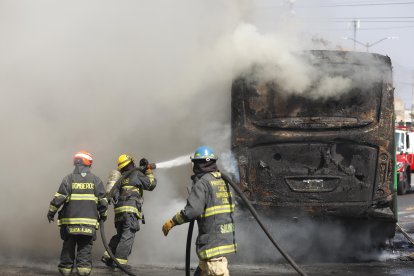 Graves desmanes tras muerte de El Mencho en México.
