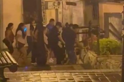 El cuerpo fue trasladado para recibir asistencia. Ya no tenía signos vitales.