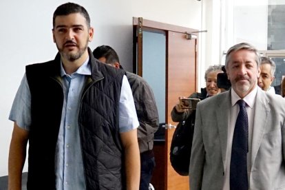 El alcalde de Guayaquil, Aquiles Álvarez, tiene como defensa a Ramiro García.