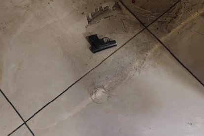 Esta arma encontraron en la casa del chino capturado en el norte de Quito.