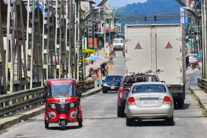 En medio del tránsito y la rutina urbana, una tricimoto se convirtió en símbolo de esperanza: allí nació un bebé gracias a la valentía de un mototaxista.