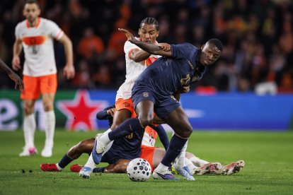 Moisés Caicedo comandó el mediocampo de Ecuador ante Países Bajos.