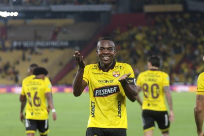 Jhonny Quiñónez hizo el gol de Barcelona SC en el Monumental ante Leones.