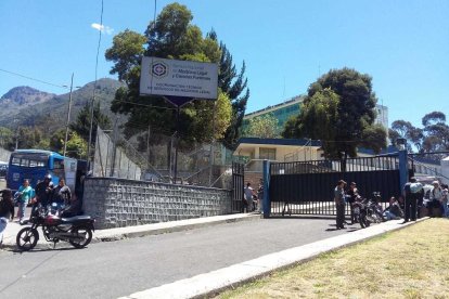 IMAGEN REFERENCIAL. Los restos fueron trasladados a la morgue de la capital ecuatoriana. En el sitio, los especialistas harán análisis.