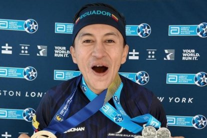 El capitán dedicó el logro en nombre del Ecuador y de la Policía.