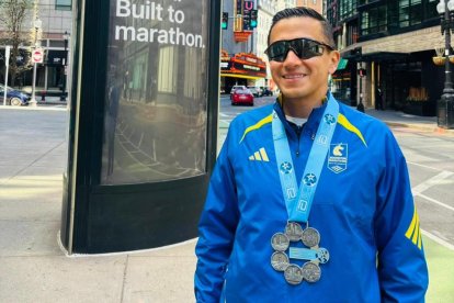 El uniformado resalta la importancia de superarse y ser una mejor versión de sí mismo.