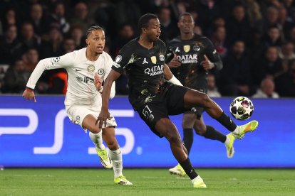 Willian Pacho será el encargado de lidera la defensa de PSG.