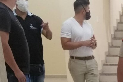 El demandante de Herrera también solicitó disculpas públicas.