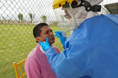 El hisopado fue parte de la prueba para detectar Covid-19.