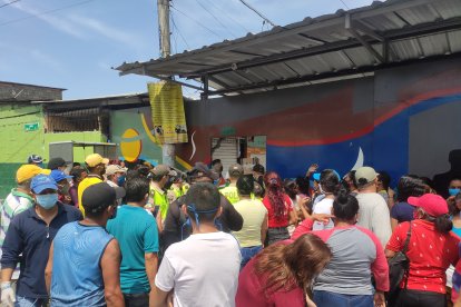 Quienes pasaban por el sitio creían que los 'cuerpeos' habían vuetlo, pero luego comprobaban que se trataba de una entrega de víveres.