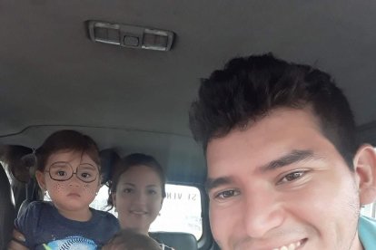 John Jaramillo vive en el Puyo con su esposa y tres hijos.
