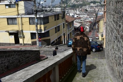 Un hombre dijo que el saquillo lo habrían abandonado al amanecer.  




13  de junio  2020

KARINA DEFAS 

Agencia (ag-expreso ag-extra ag-quito)