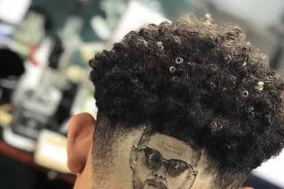 De igual manera ha plasmado en cabello los rostros de víctimas que han fallecido por el COVID-19.