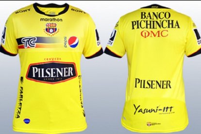 La camiseta del 2012 tenía un sólo auspicio