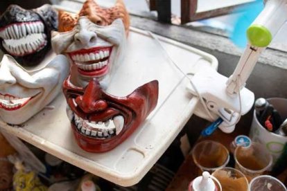 Cada mascarilla cuesta entre 6 y 10 dólares.