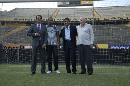 Cevallos, Máximo Banguera, Morales y Pablo Ansaldo, goleros históricos de Barcelona.