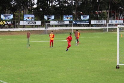 Los jugadores criollos trabajaron en el complejo El Sauce.