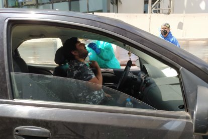 Para la toma de pruebas de hisopado nasofaríngeo hay más de 348 laboratorios habilitados en el país.