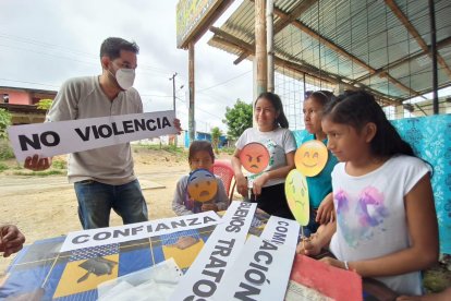Las charlas a los menores se realizan a través de actividades lúdicas, para una mejor comprensión.