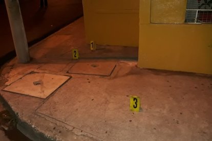En la escena, los peritos de Criminalística encontraron tres indicios de balas.
