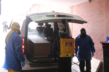 Los fallecidos por coronavirus subieron en las últimas semanas. Las casas funerarias aumentaron su operatividad.