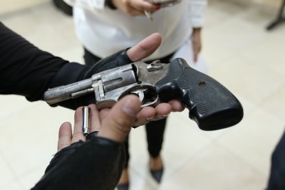 Esta es el arma de fuego que se le encontró al supuesto delincuente.
GERARDO MENOSCAL
Agencia (ag-expreso)