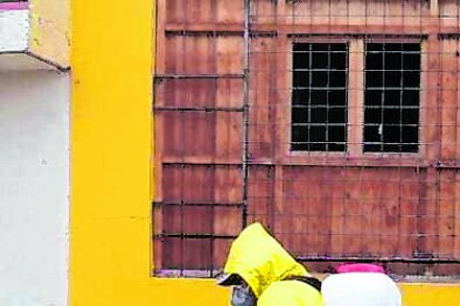 En Ponceano recaudan dinero para pagar a un fumigador.