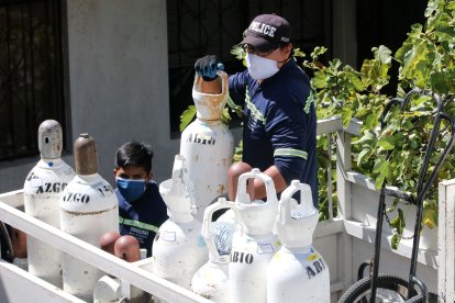 Una de las principales distribuidoras de oxígeno en la capital se está quedando sin equipos. Solo tienen para esta semana.
