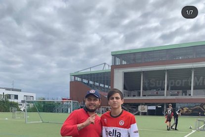 Manuel Luzuriaga y su hijo Lenny en Hamburgo, Alemanía.