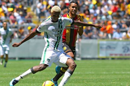 José Ayoví durante la final entre Cafetaleros de Tapachula y Leones Negros, en 2018.