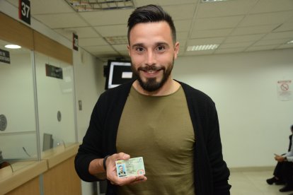 Hernan Galindez y su cédula como ecuatoriano.

Quito 26 de Febrero de 2019 Agencia (ag - expreso ag - extra) HERNAN GALINDEZ